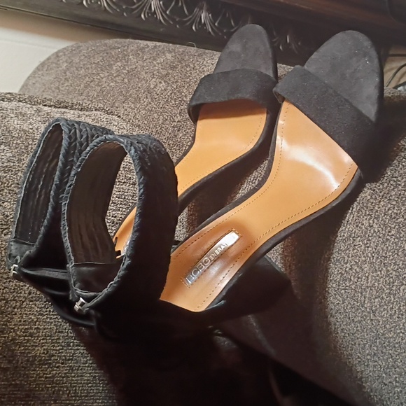 BCBGeneration Calizi Black Lux Suede Block Heel Ankle Cuff Fringe Sandal New 7 - Picture 8 of 12